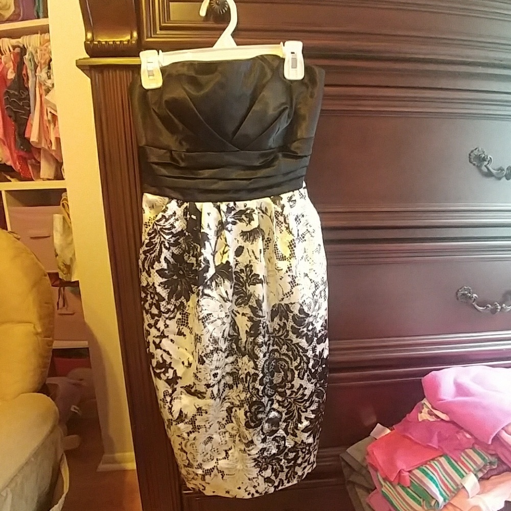 Strapless, short black and white dress